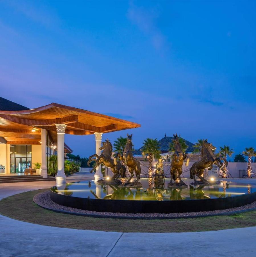 Gold Chariot Pool Villa Phuket Exterior photo