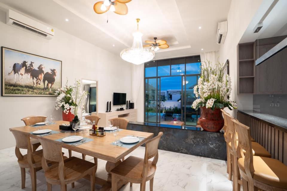 Gold Chariot Pool Villa Phuket Exterior photo
