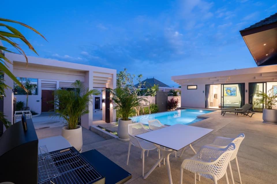 Gold Chariot Pool Villa Phuket Exterior photo